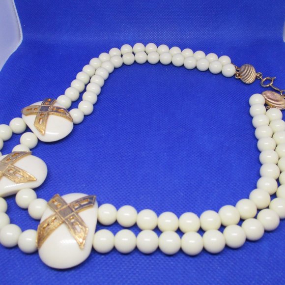 ACCESSOCRAFT NYC Necklace Cream Colored Celluloid GoldTone XOXOX Insert Pendant - Picture 8 of 13